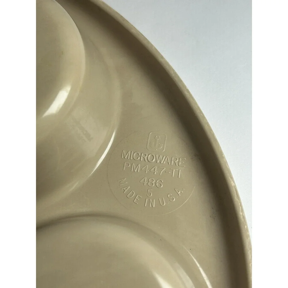 Anchor Hocking Microware Tan Bundt Pan and 6 Cup Muffin Egg Poacher PM459 PM447